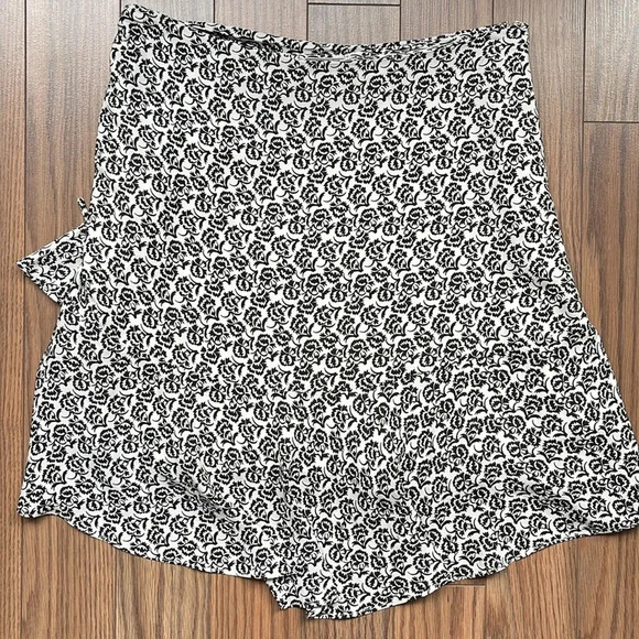 REVOLVE A.L.C. 100% Silk Farrow Floral Hi-Lo Mini Skirt size 4 - Picture 7 of 7